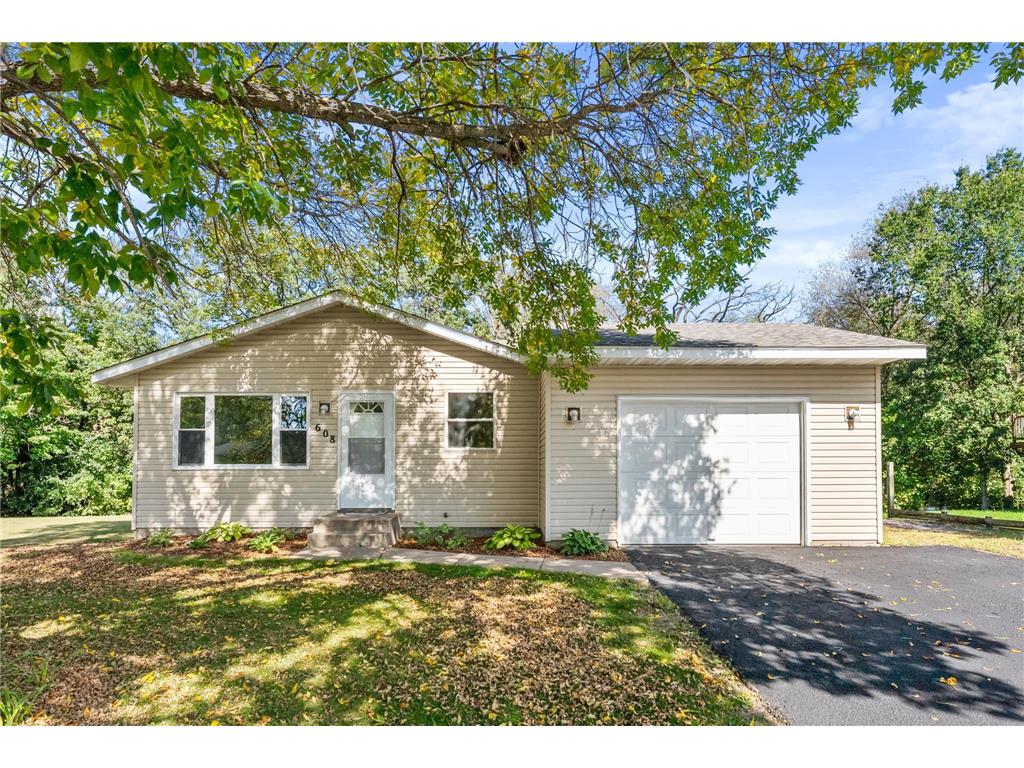 608 S Brookview Lane Isanti MN 55040 6793915 image1