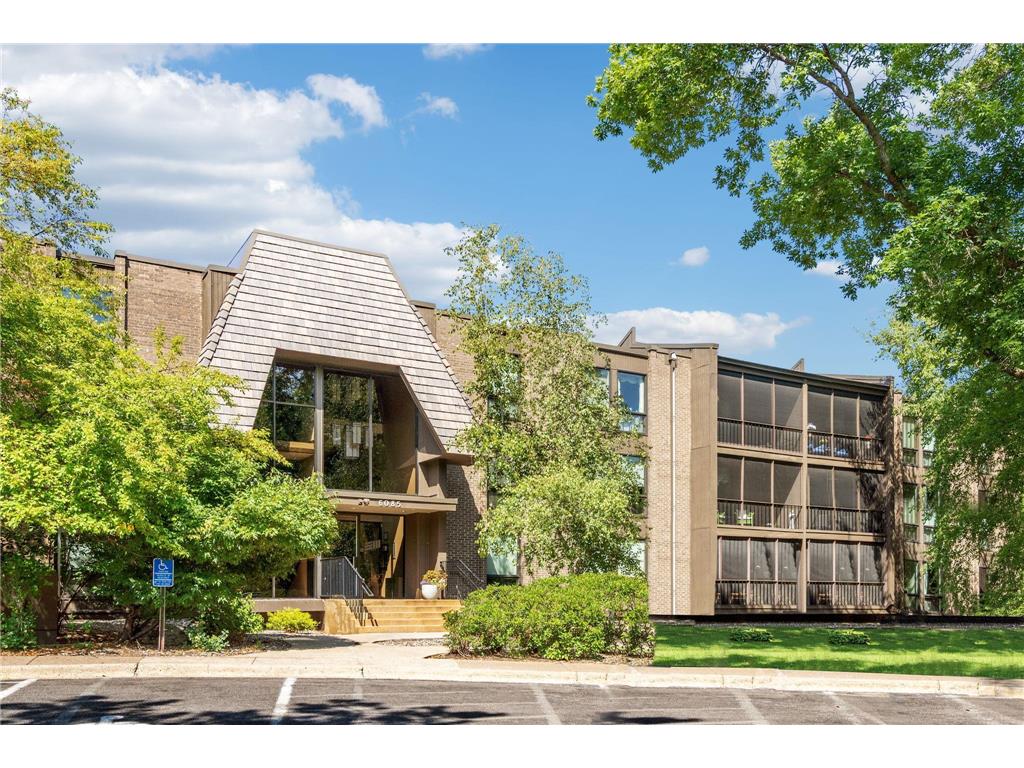 6085 Lincoln Drive #213 Edina MN 55436 6414983 image1
