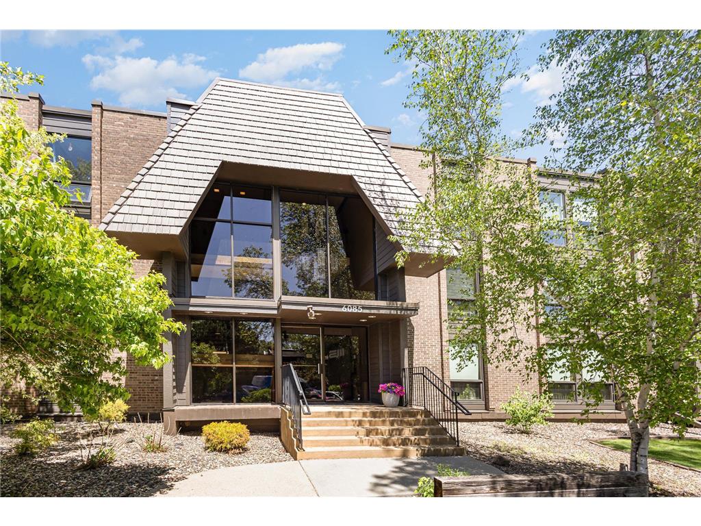 6085 Lincoln Drive #220 Edina MN 55436 6815232 image1