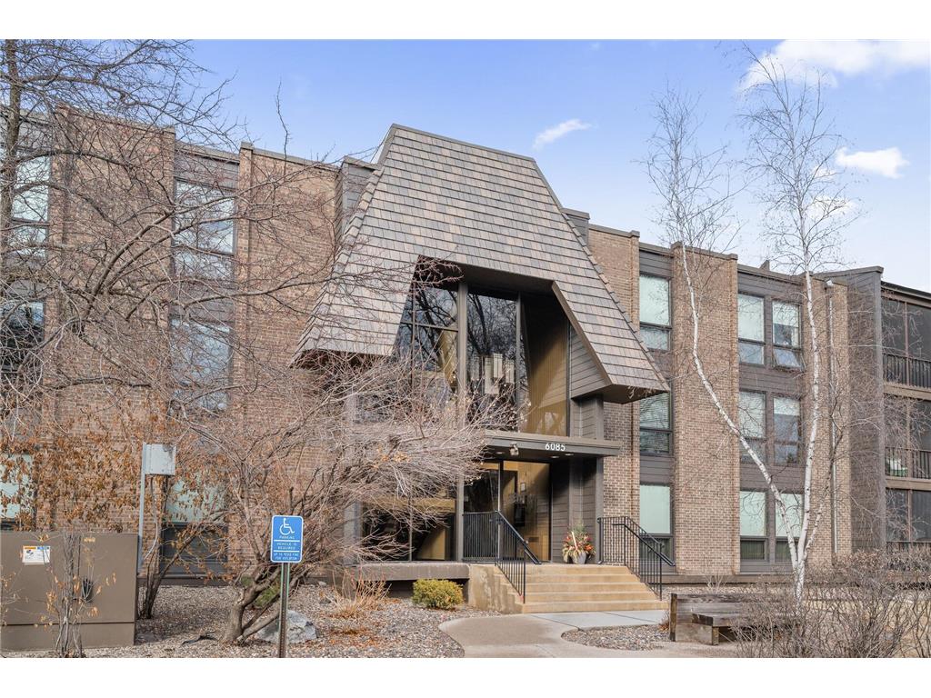 6085 Lincoln Drive #225 Edina MN 55436 6657683 image1