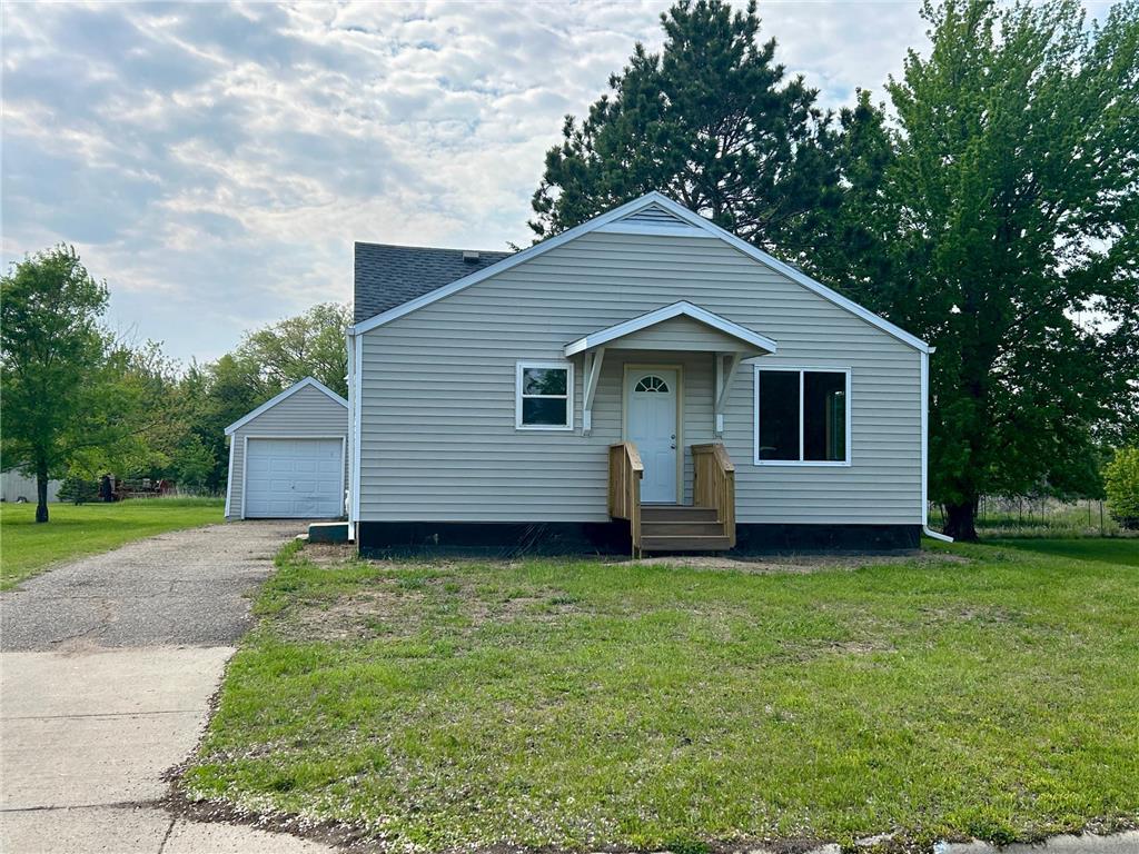 609 4th Street NW Wadena MN 56482 7086555 image1