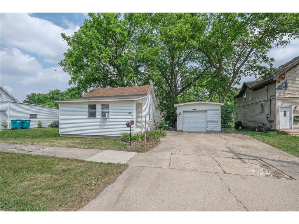 609 5th Street SW Waseca MN 56093 6384461 image1