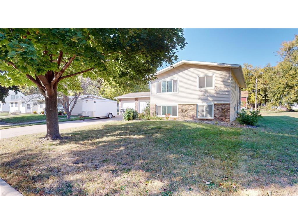 609/611 Giles Place Albert Lea MN 56007 6622321 image1