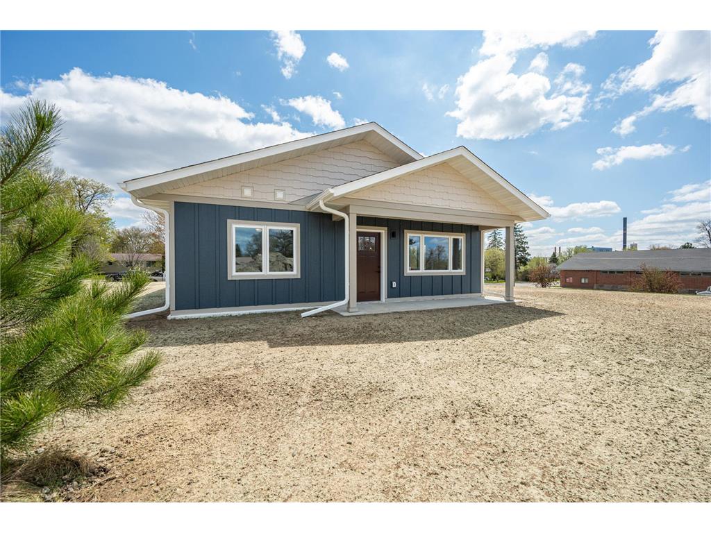 609 7th Avenue NW Grand Rapids MN 55744 7077939 image1