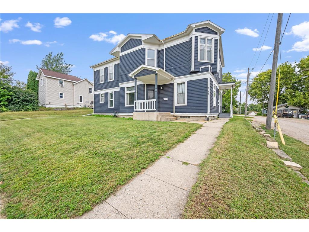 609 E 4th Street Fairmont MN 56031 6787099 image1