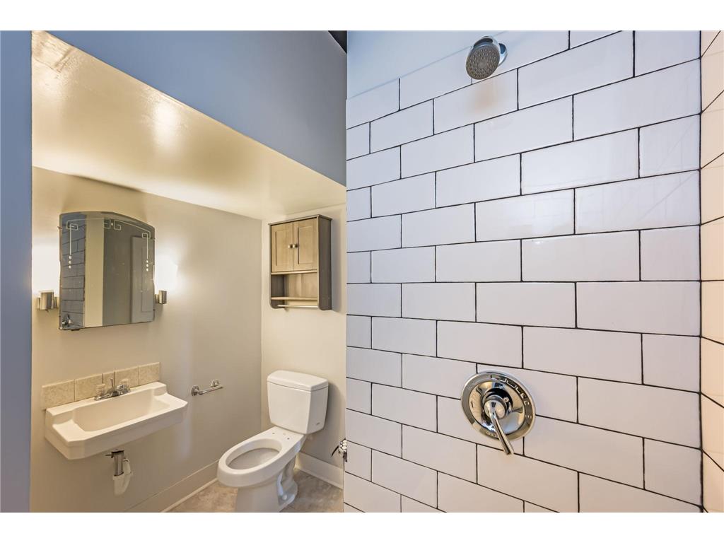 609 E 4th Street Fairmont MN 56031 6787099 image32