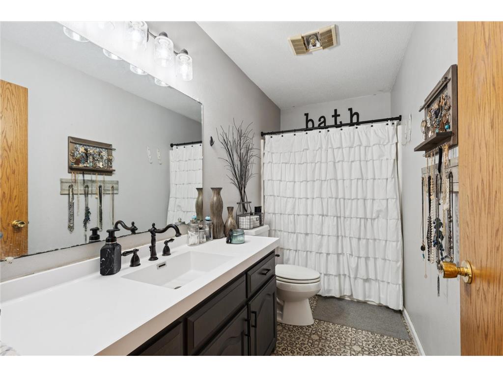 609 E Welco Drive Montgomery MN 56069 7019340 image13