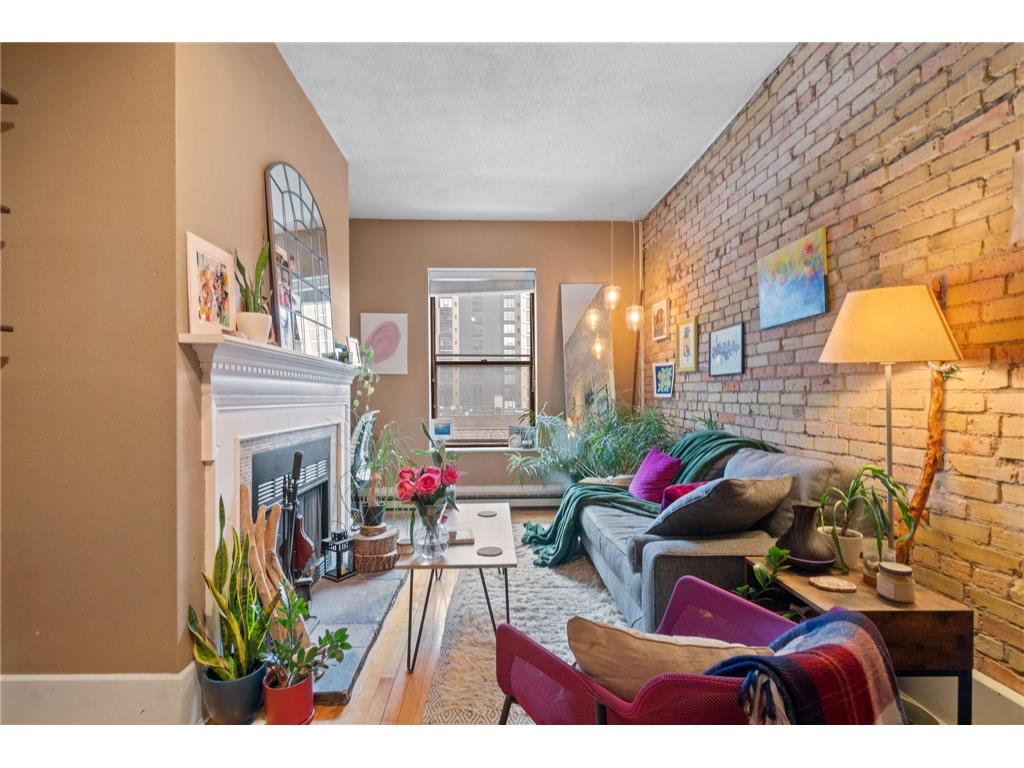 609 S 9th Street #8 Minneapolis MN 55404 6349775 image1