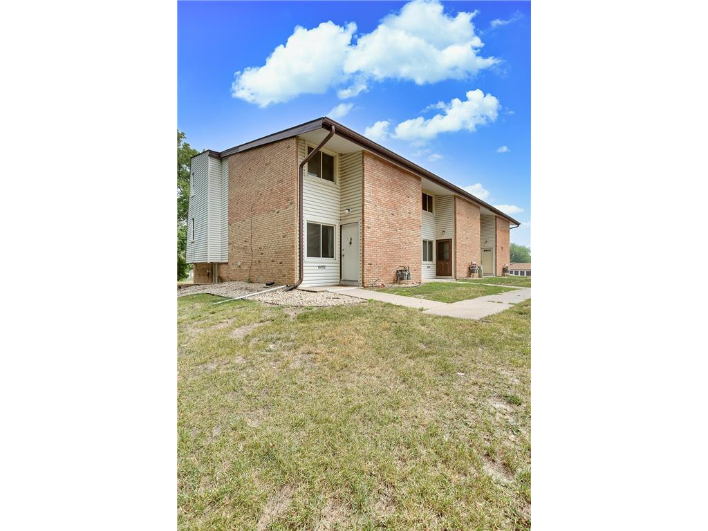 6092 83rd Parkway N Brooklyn Park MN 55443 6393511 image1