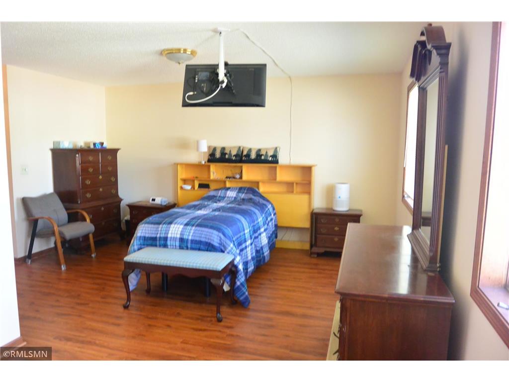 610 1st Street E Glencoe MN 55336 7052056 image17