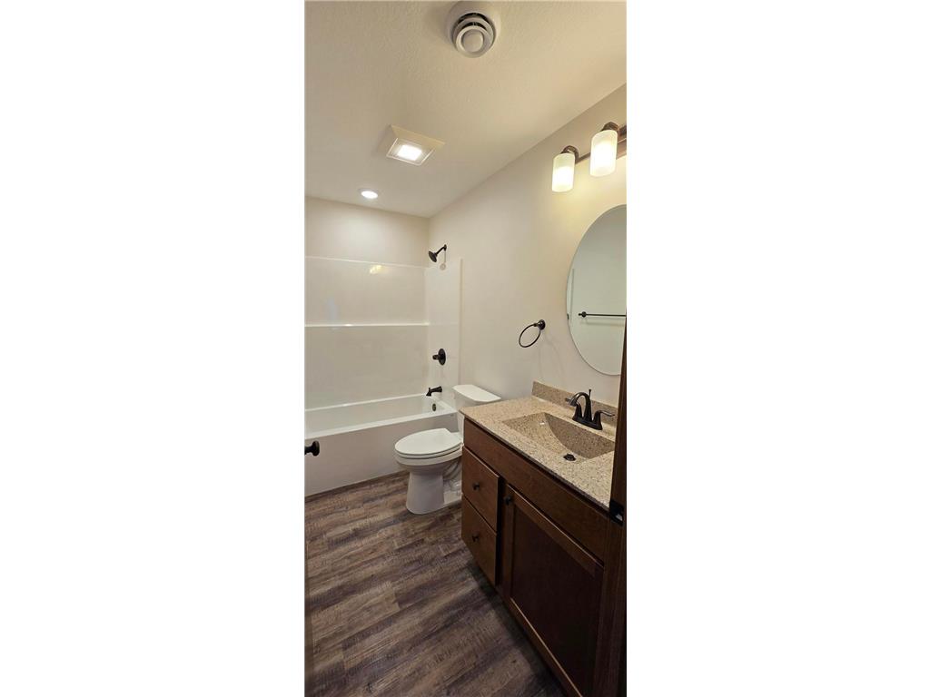 610 E 4th Street Albert Lea MN 56007 - Albert Lea Lake 7039590 image18