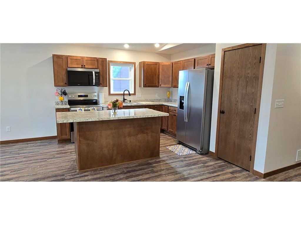 610 E 4th Street Albert Lea MN 56007 - Albert Lea Lake 7039590 image4
