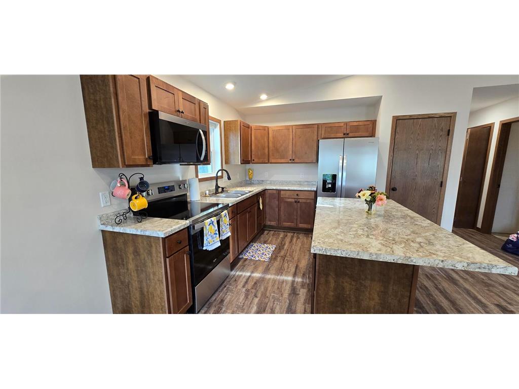 610 E 4th Street Albert Lea MN 56007 - Albert Lea Lake 7039590 image5