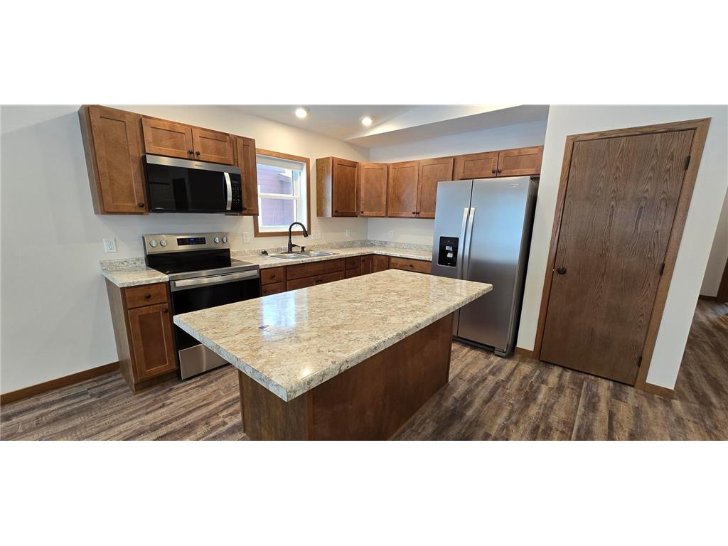 610 E 4th Street Albert Lea MN 56007 - Albert Lea Lake 7039590 image9