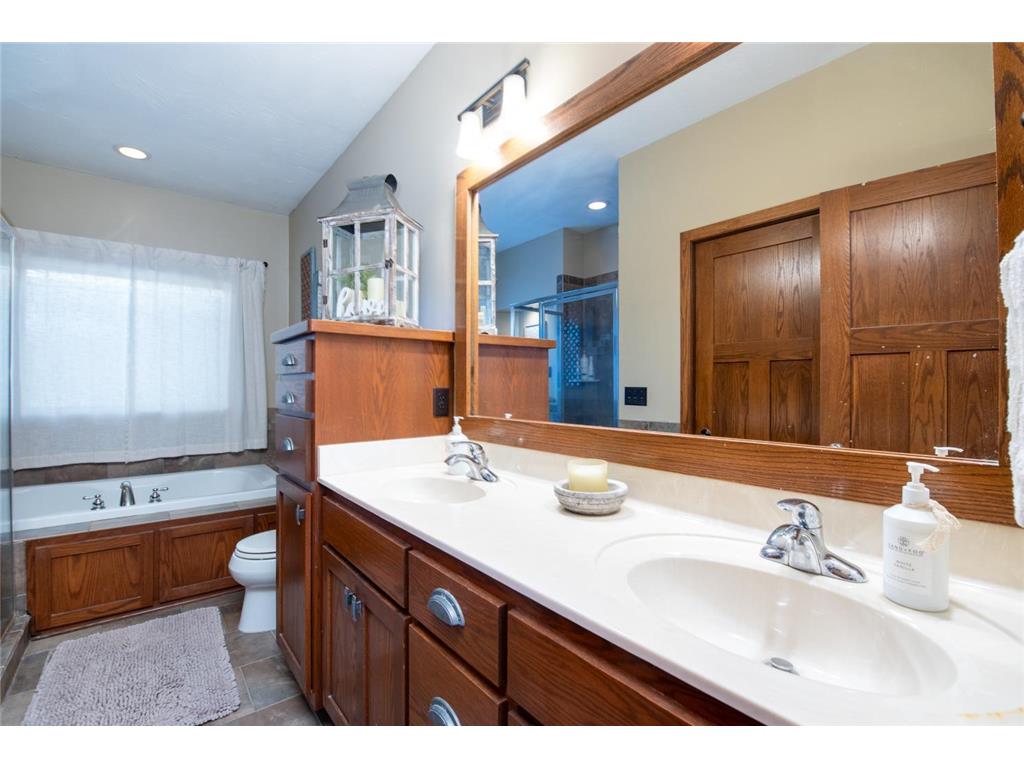 610 E Rolling Hills Drive Le Center MN 56057 7009601 image15