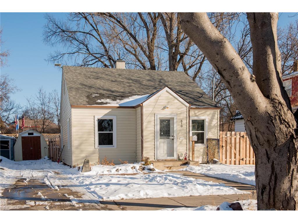 610 Elm Street S Moorhead MN 56560 6313202 image1