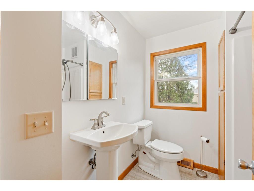 610 F Street NE Brainerd MN 56401 7055615 image10