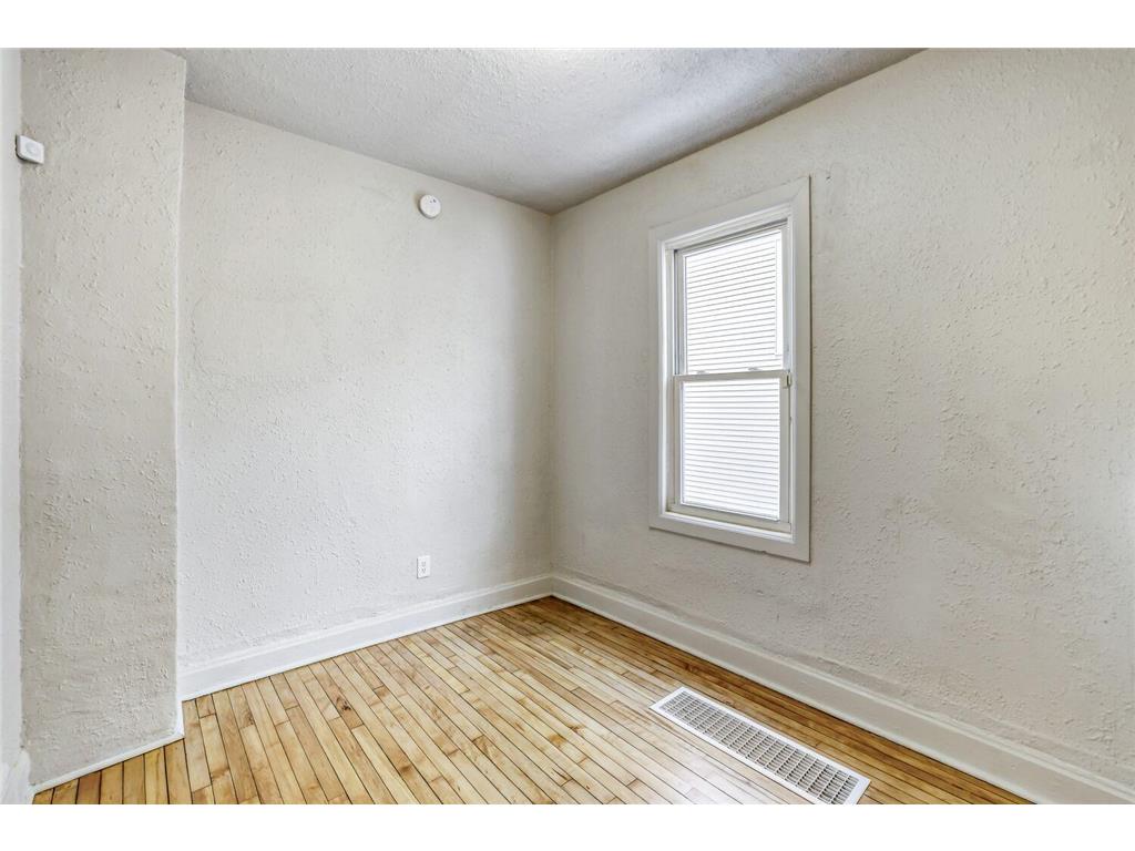 610 Fairview Avenue N Saint Paul MN 55104 7009757 image12