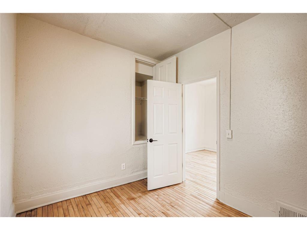 610 Fairview Avenue N Saint Paul MN 55104 7009757 image18