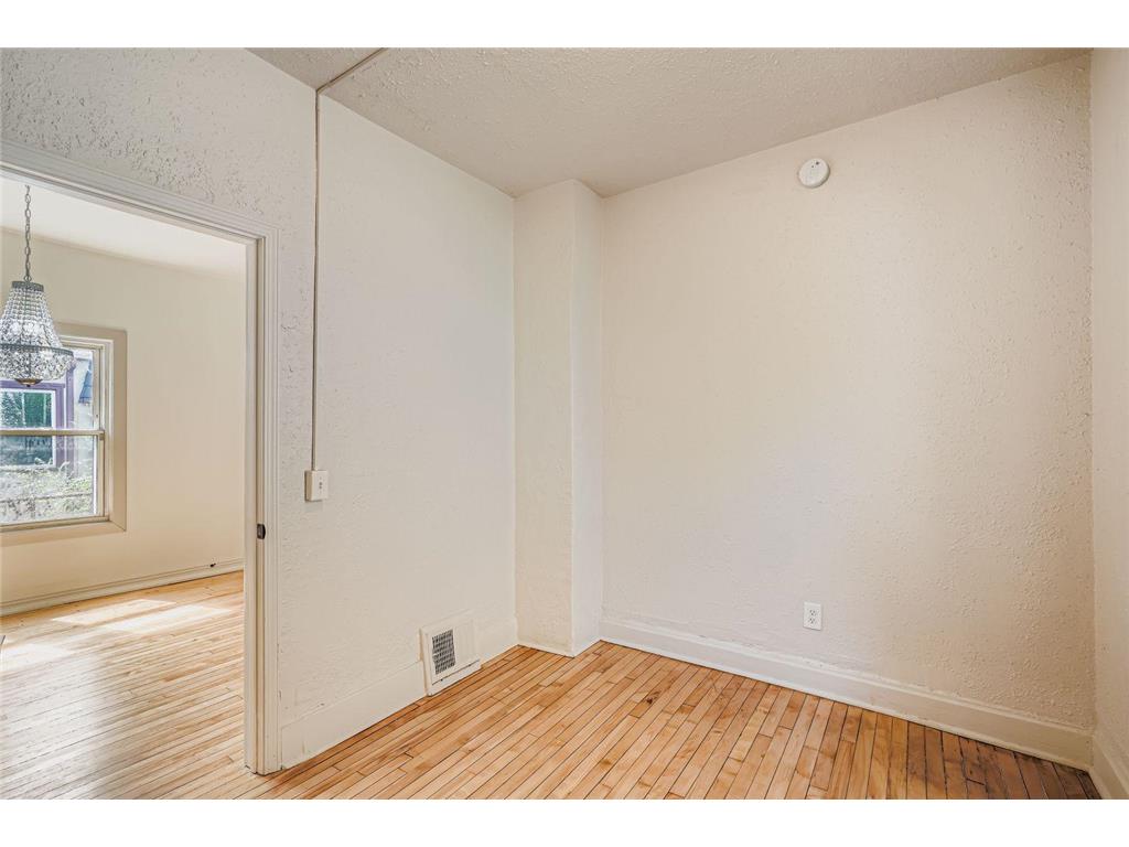 610 Fairview Avenue N Saint Paul MN 55104 7009757 image19