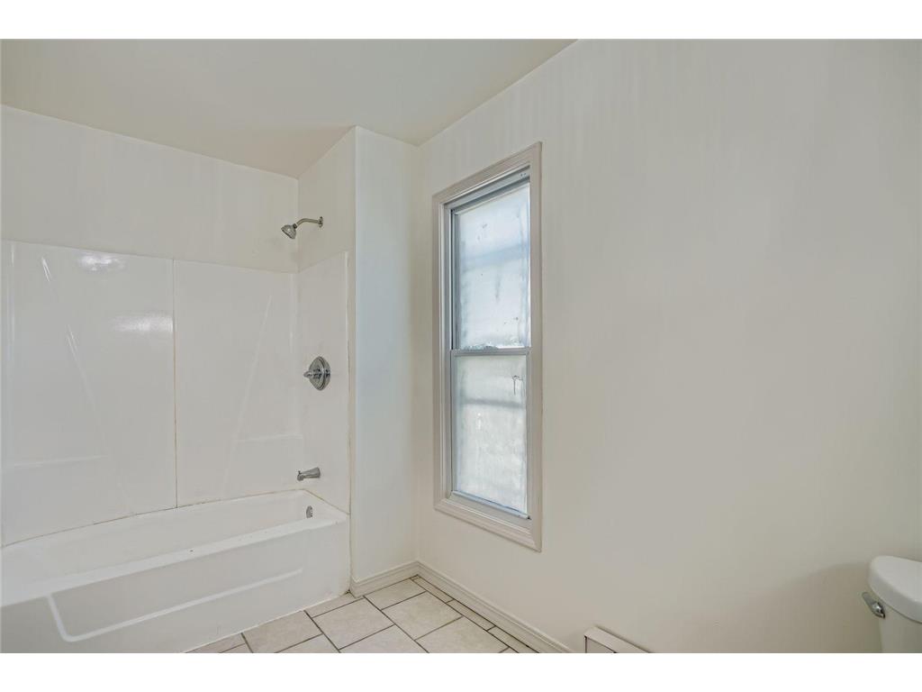 610 Fairview Avenue N Saint Paul MN 55104 7009757 image23