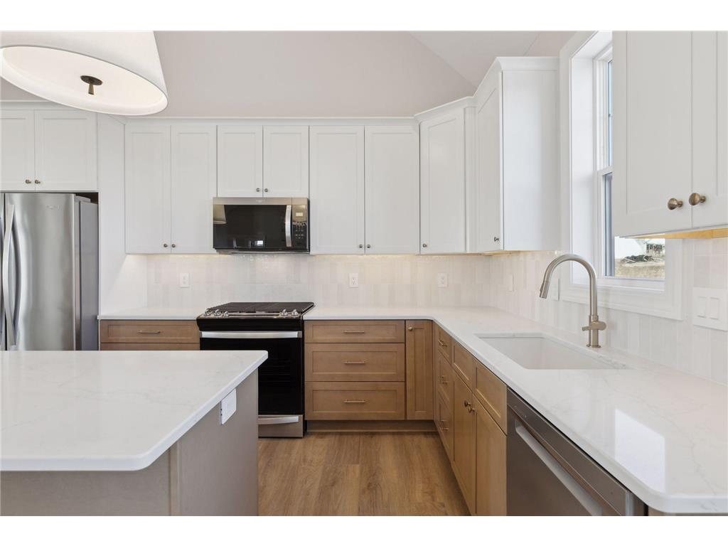 610 Field Point Street Roberts WI 54023 7021522 image10