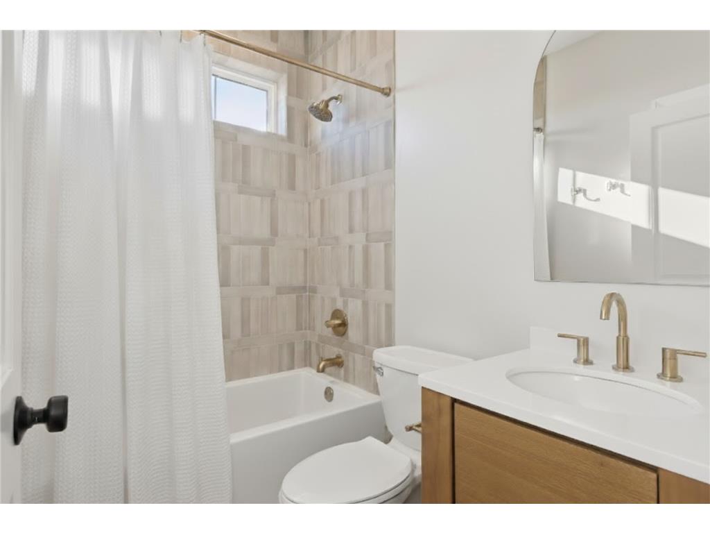 610 Field Point Street Roberts WI 54023 7021522 image39