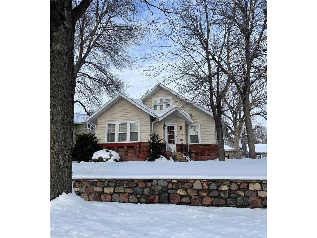 610 W Lyon Street Marshall MN 56258 6336378 image1