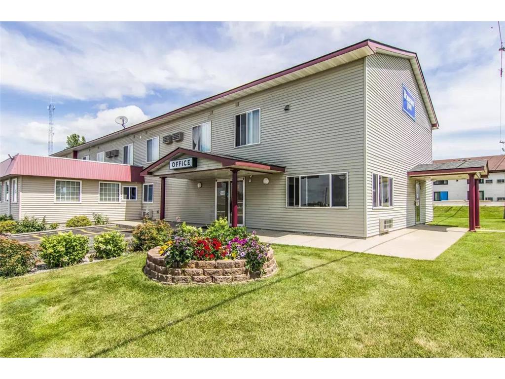 610 Western Avenue Fergus Falls MN 56537 6226657 image1