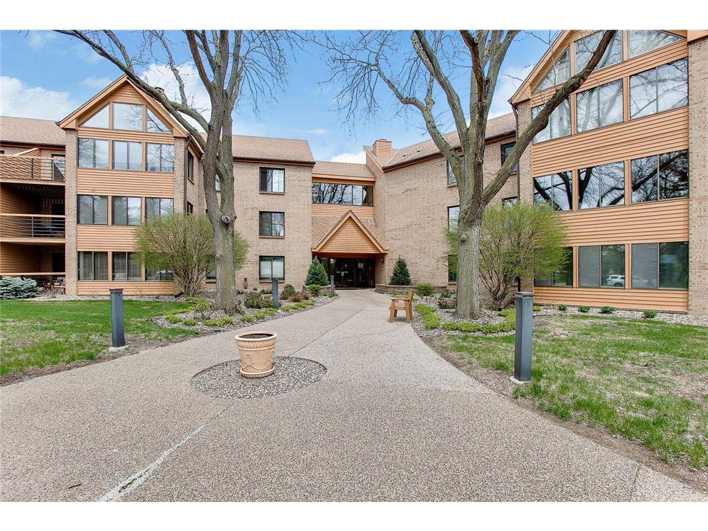6100 Auto Club Road 208, Bloomington, MN, 55438 MLS 6370258 Edina