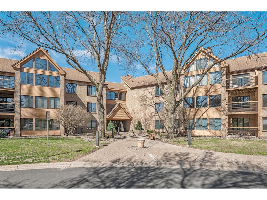 6100 Auto Club Road 314, Bloomington, MN, 55438 MLS 6369816 Edina