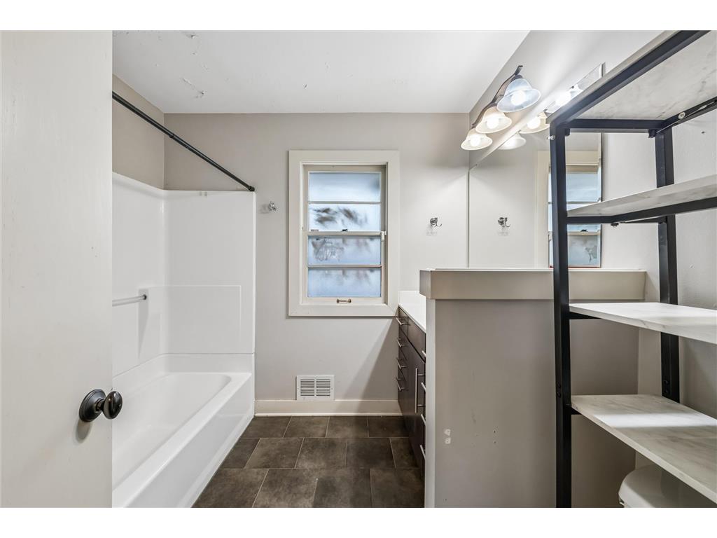 6100 Colfax Lane S Minneapolis MN 55419 7043390 image41