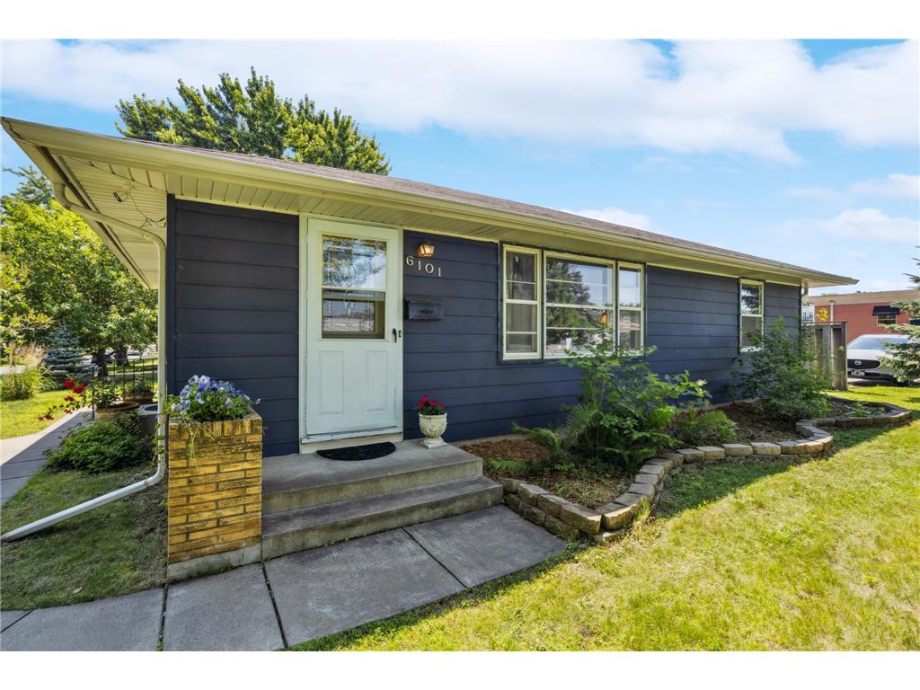 6101 Wooddale Avenue Edina MN 55424 6750639 image1