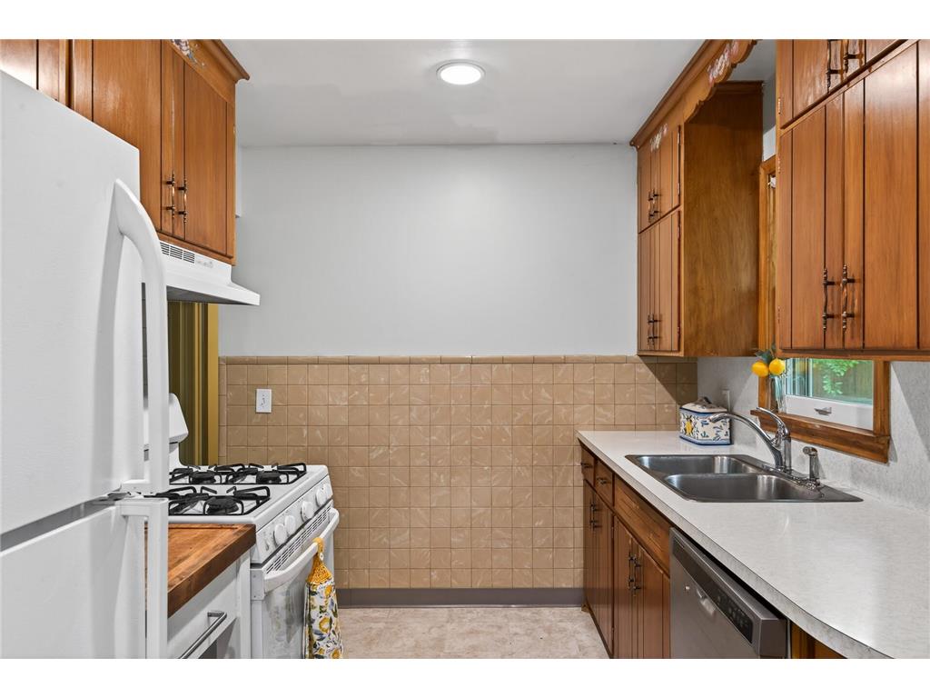 6102 Hampshire Avenue N Crystal MN 55428 7082955 image14