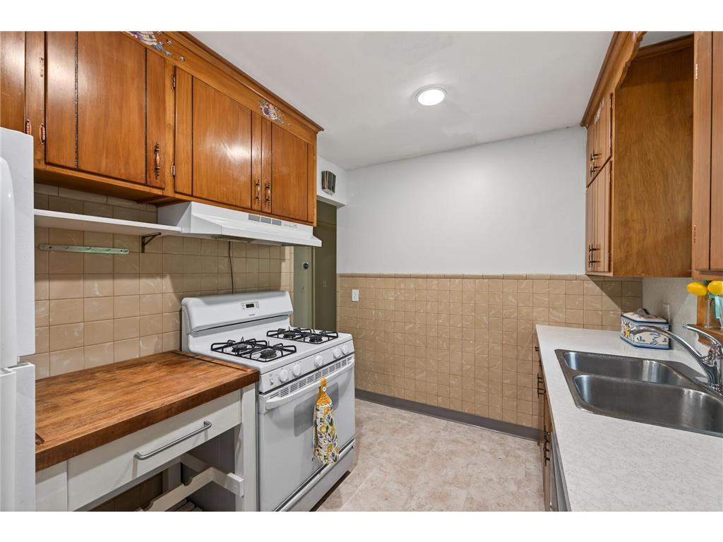 6102 Hampshire Avenue N Crystal MN 55428 7082955 image15
