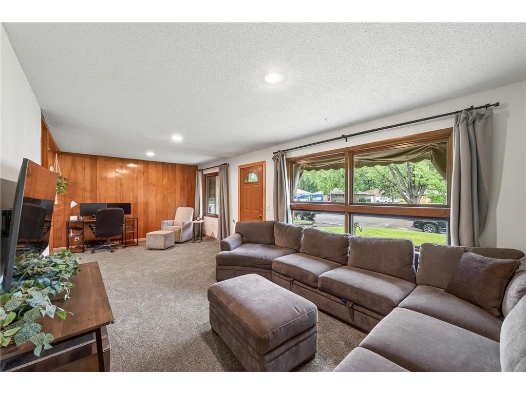 6102 Hampshire Avenue N Crystal MN 55428 7082955 image4