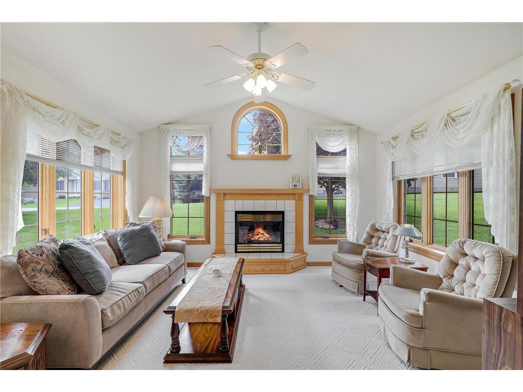 6105 Creekview Lane N Brooklyn Park MN 55443 6757496 image1