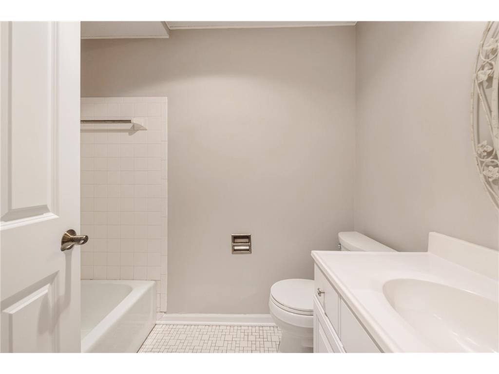 6105 Lincoln Drive #130 Edina MN 55436 6779228 image22