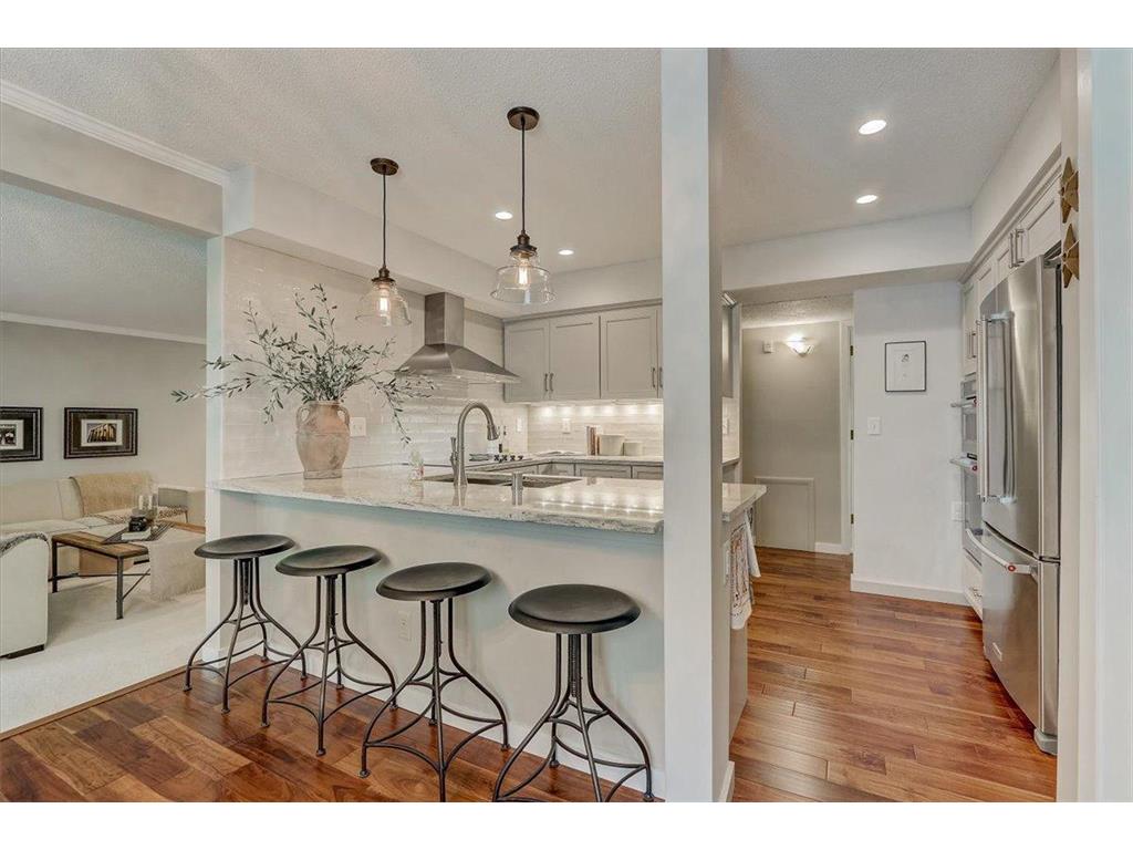 6105 Lincoln Drive #131 Edina MN 55436 6372705 image1