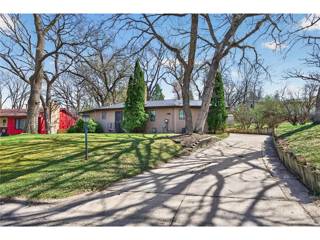 6109 27th Street N Oakdale MN 55128 7062093 image1