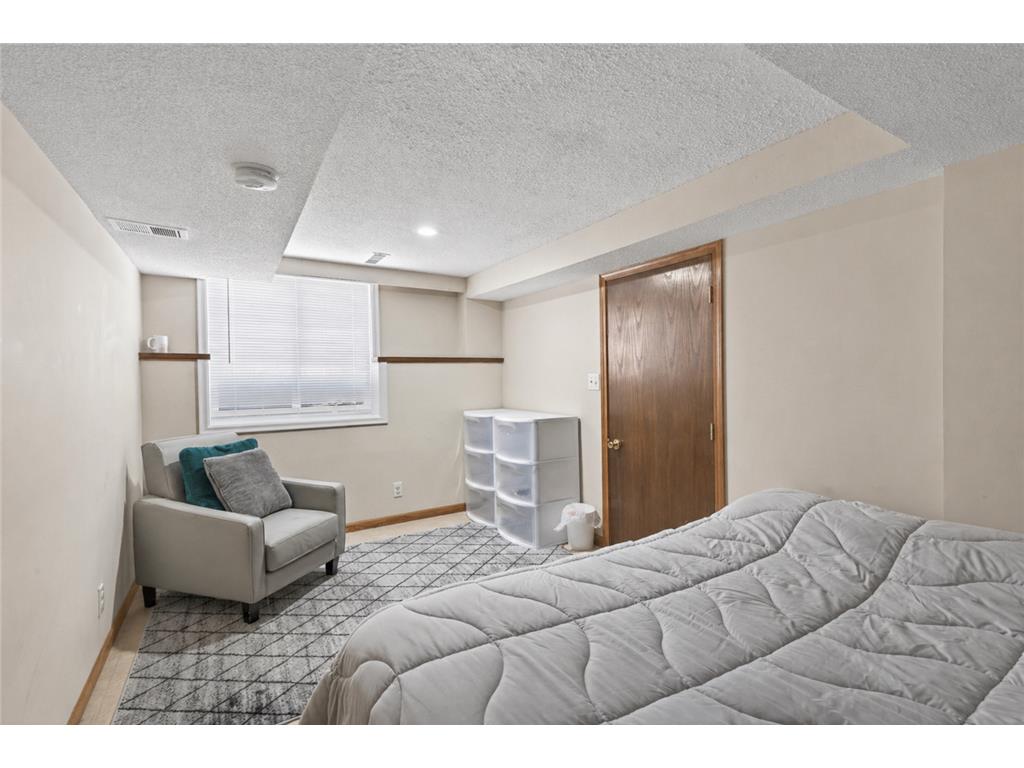 6109 27th Street N Oakdale MN 55128 7062093 image13