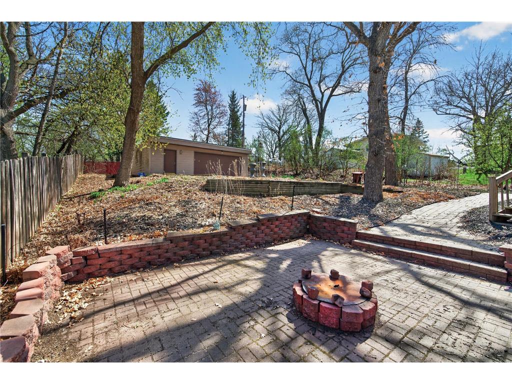 6109 27th Street N Oakdale MN 55128 7062093 image17