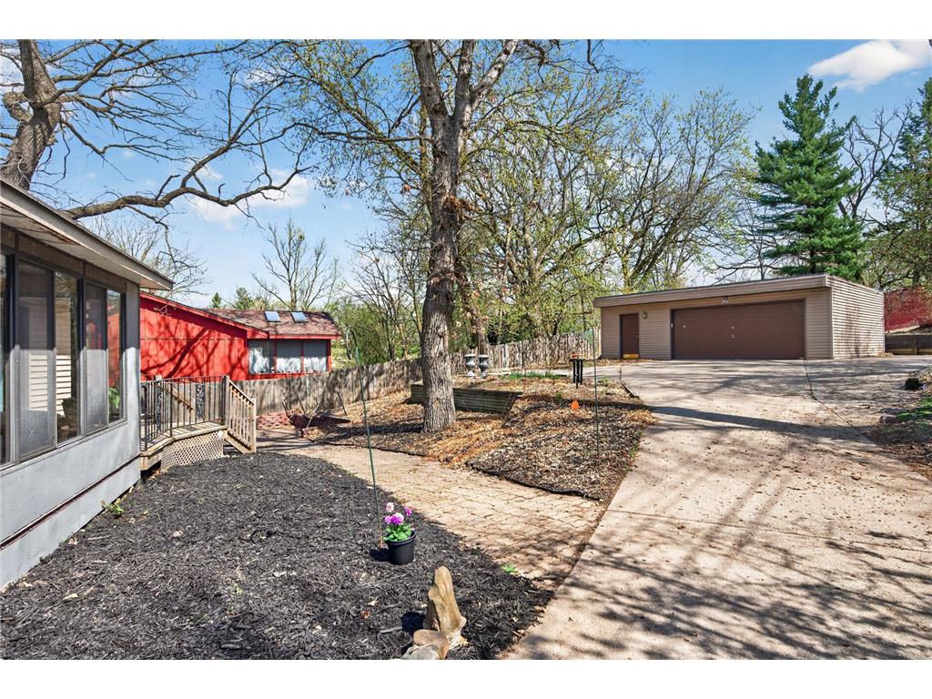6109 27th Street N Oakdale MN 55128 7062093 image18