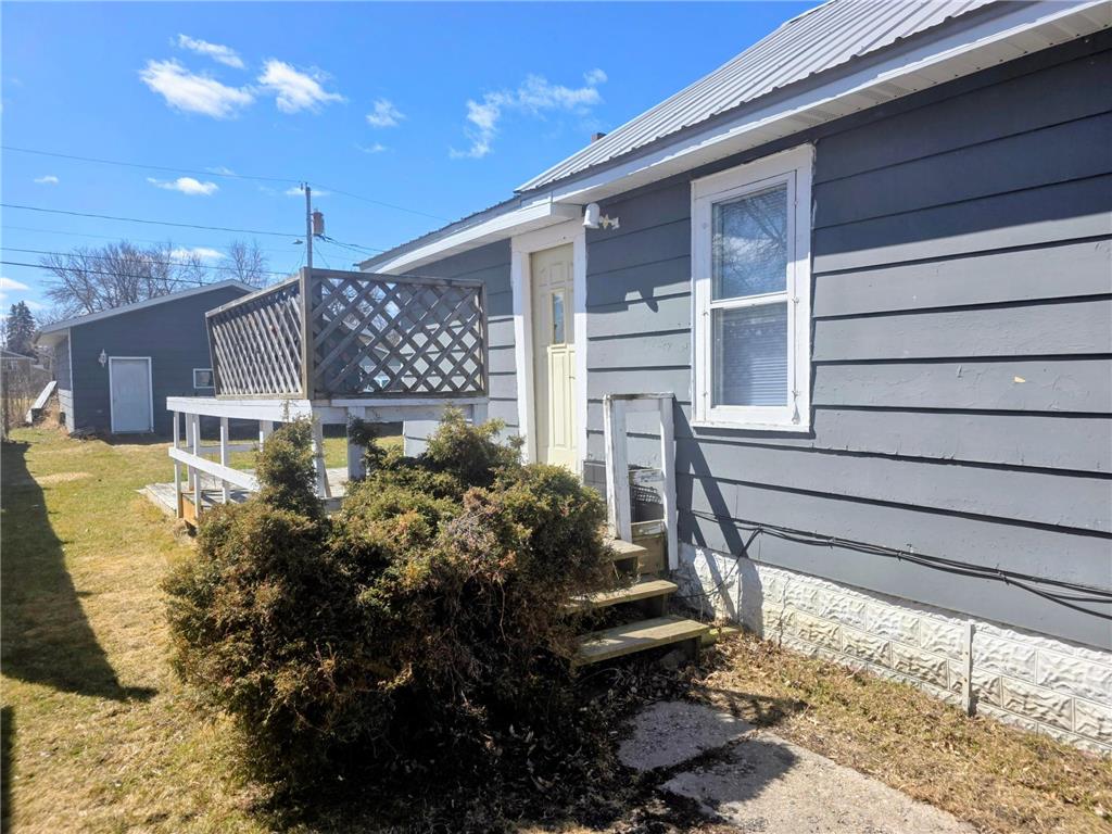 611 9th Street International Falls MN 56649 7009004 image1