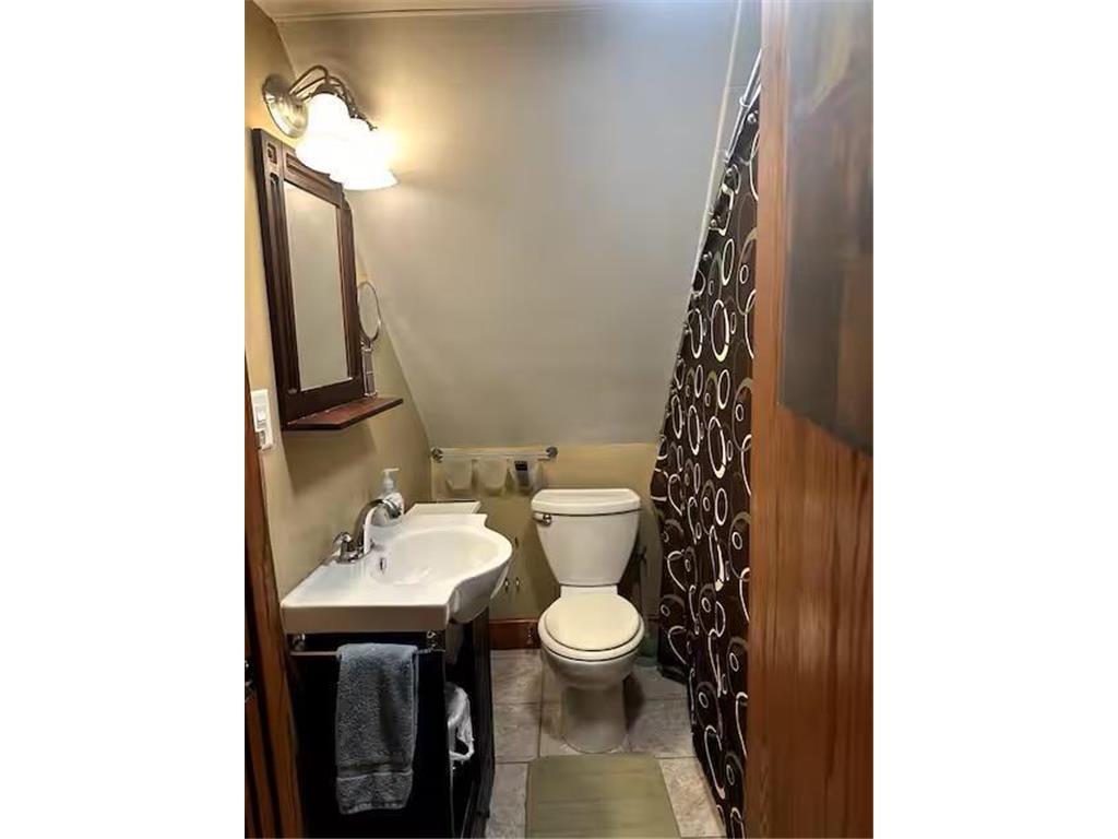 611 Broadway Street NE Minneapolis MN 55413 7011510 image15