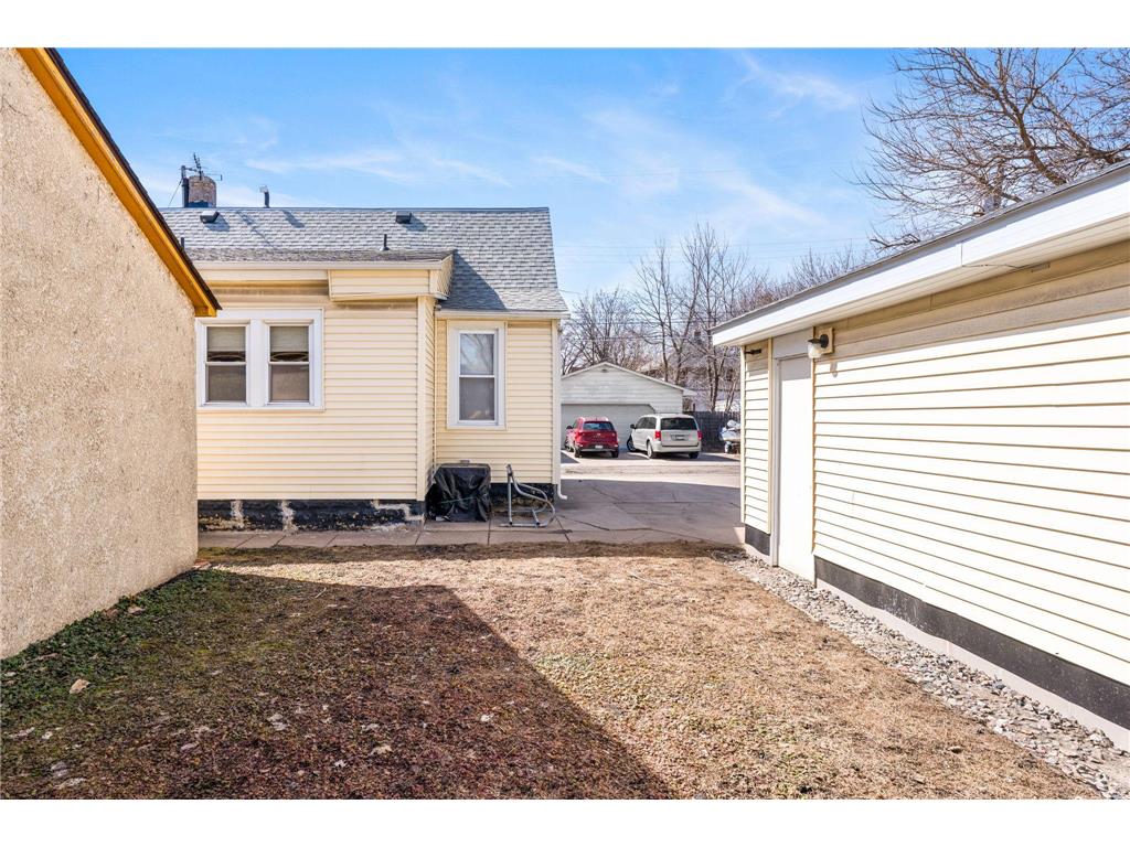 611 Broadway Street NE Minneapolis MN 55413 7011510 image25