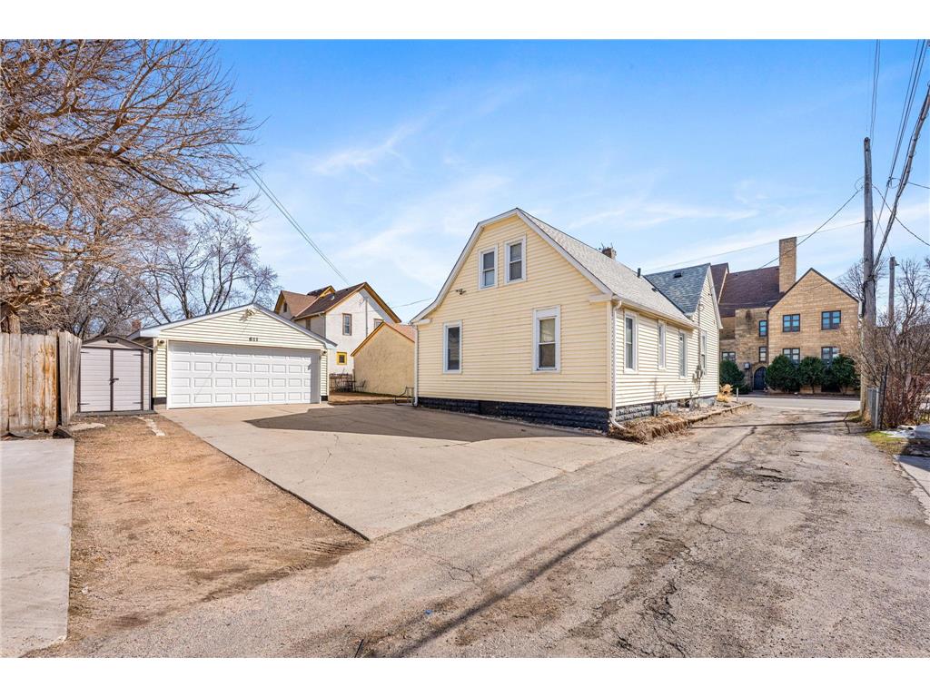 611 Broadway Street NE Minneapolis MN 55413 7011510 image27