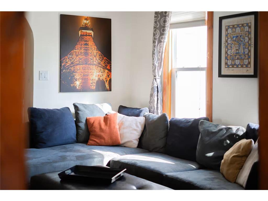 611 Broadway Street NE Minneapolis MN 55413 7011510 image3