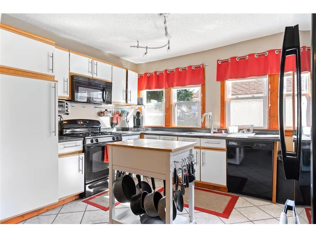 611 Broadway Street NE Minneapolis MN 55413 7011510 image6