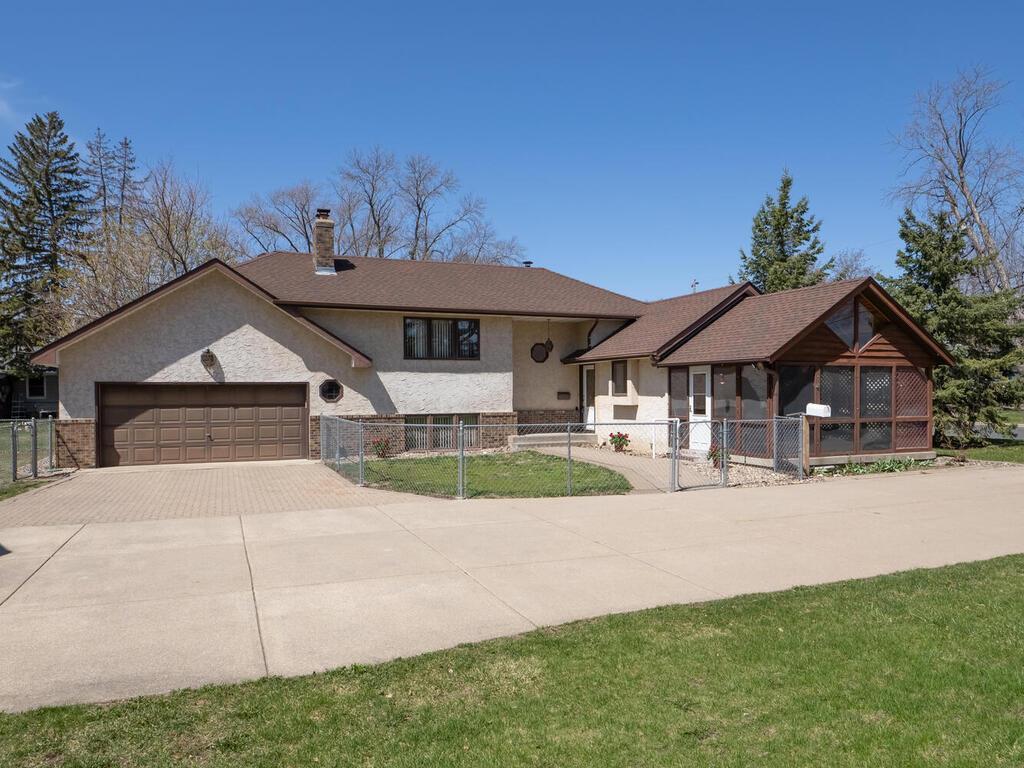 611 E 100th Street Bloomington MN 55420 6363611 image1